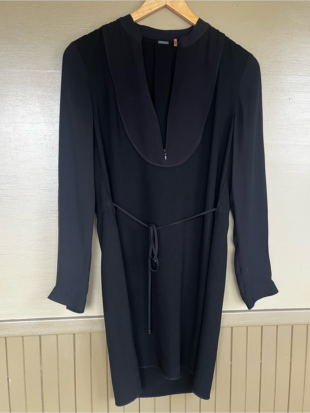 Ellie Tahari Black Long-Sleeve  Dress Waist Ties in Front XS